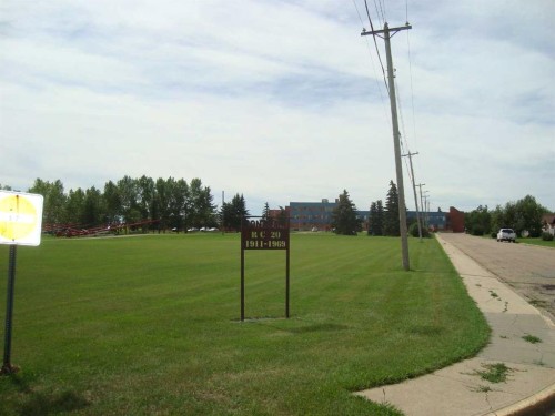 420 Pontmain Road, Trochu, AB 