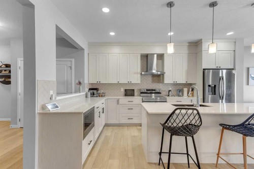672 Walgrove Boulevard Se, Calgary, AB - Indoor Photo Showing Kitchen With Upgraded Kitchen