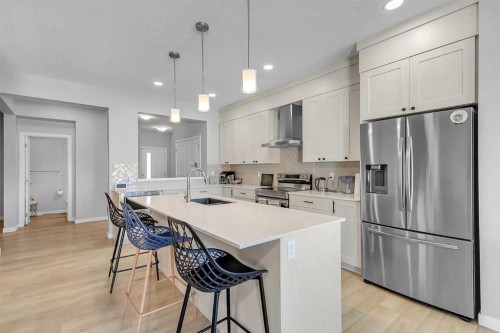 672 Walgrove Boulevard Se, Calgary, AB - Indoor Photo Showing Kitchen With Upgraded Kitchen