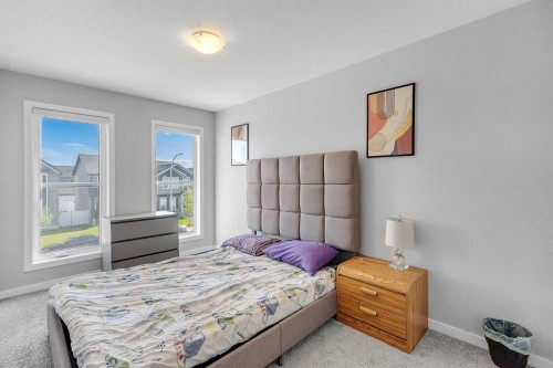672 Walgrove Boulevard Se, Calgary, AB - Indoor Photo Showing Bedroom
