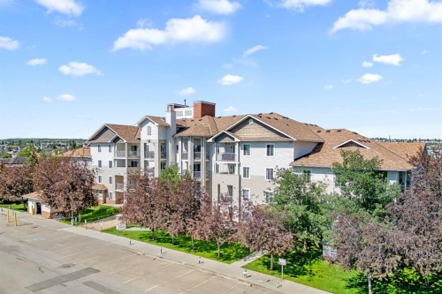 2205-16 Country Village Bay NE Calgary, AB T3K 5Y9