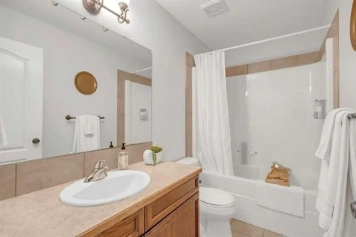 3 Liberty Place, Sylvan Lake, AB - Indoor Photo Showing Bathroom