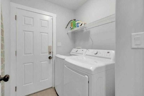 3 Liberty Place, Sylvan Lake, AB - Indoor Photo Showing Laundry Room