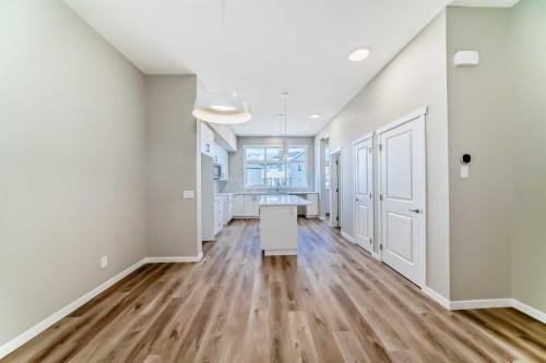 15 Magnolia Street, Calgary, AB - Indoor Photo Showing Other Room