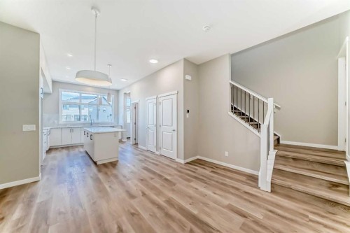 15 Magnolia Street, Calgary, AB - Indoor Photo Showing Other Room