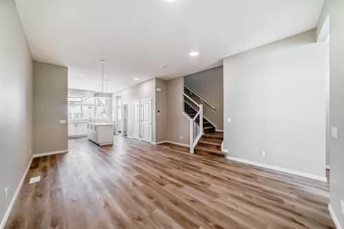 15 Magnolia Street, Calgary, AB - Indoor