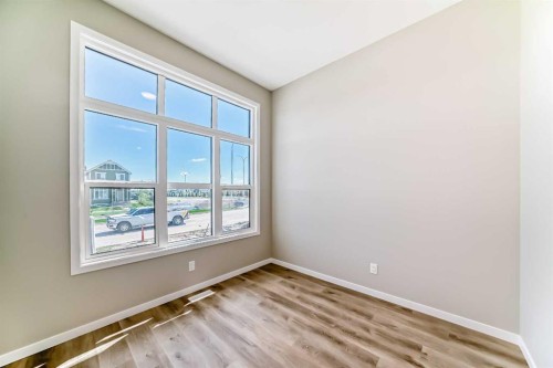 15 Magnolia Street, Calgary, AB - Indoor Photo Showing Other Room