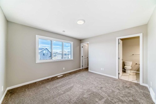 15 Magnolia Street, Calgary, AB - Indoor Photo Showing Other Room