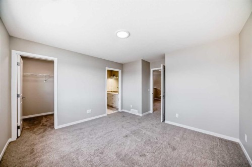 15 Magnolia Street, Calgary, AB - Indoor