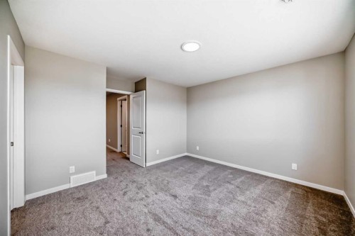 15 Magnolia Street, Calgary, AB - Indoor Photo Showing Other Room