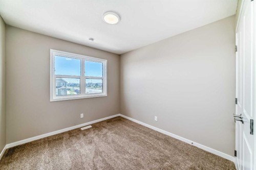 15 Magnolia Street, Calgary, AB - Indoor Photo Showing Other Room