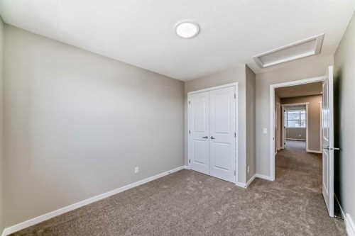 15 Magnolia Street, Calgary, AB - Indoor Photo Showing Other Room