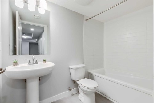 461 South Point Glen Sw, Airdrie, AB - Indoor Photo Showing Bathroom