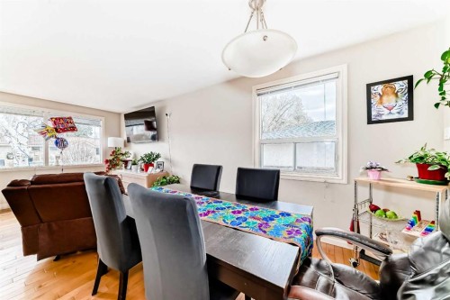 53 Wakefield Drive Sw, Calgary, AB - Indoor Photo Showing Dining Room