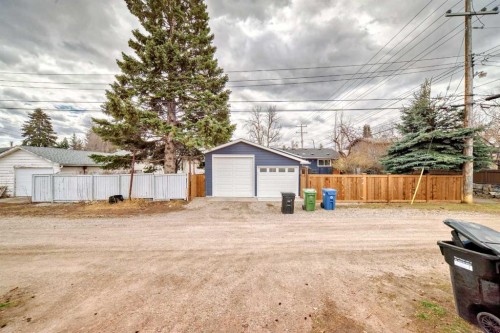 53 Wakefield Drive Sw, Calgary, AB - Outdoor