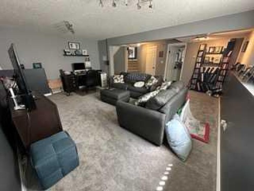 44 Upland Street West, Brooks, AB - Indoor