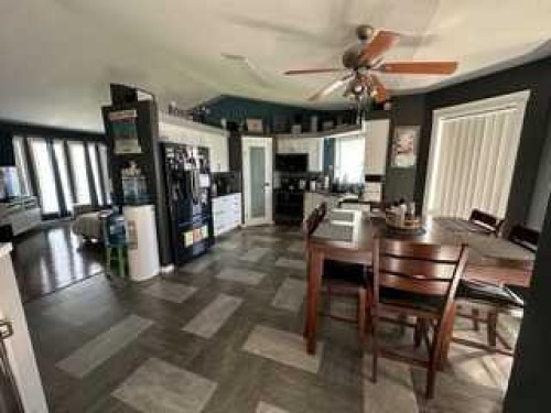 44 Upland Street West, Brooks, AB - Indoor Photo Showing Dining Room