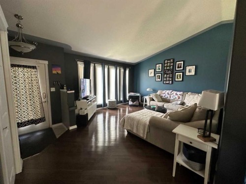 44 Upland Street West, Brooks, AB - Indoor