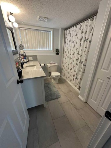 44 Upland Street West, Brooks, AB - Indoor Photo Showing Other Room