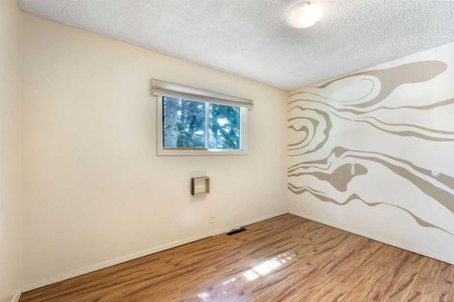 4908 23 Avenue Nw, Calgary, AB - Indoor Photo Showing Other Room