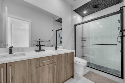 198 Kinniburgh Crescent, Chestermere, AB - Indoor Photo Showing Bathroom