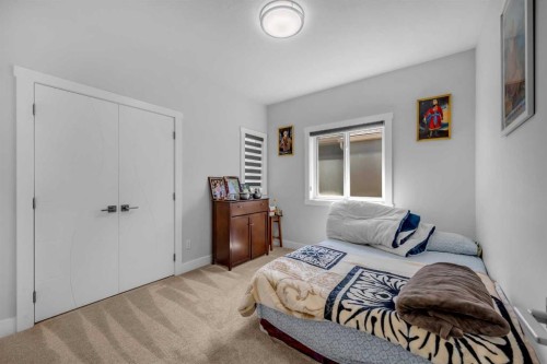 198 Kinniburgh Crescent, Chestermere, AB - Indoor Photo Showing Bedroom