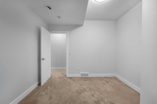 198 Kinniburgh Crescent, Chestermere, AB - Indoor Photo Showing Other Room