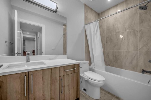 198 Kinniburgh Crescent, Chestermere, AB - Indoor Photo Showing Bathroom