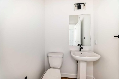 2 Appaloosa Way, Cochrane, AB - Indoor Photo Showing Bathroom