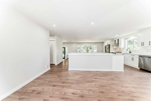 5173 Whitestone Road Ne, Calgary, AB - Indoor Photo Showing Kitchen