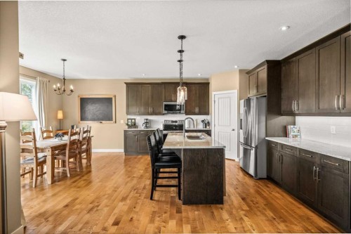 653 West Highland Crescent, Carstairs, AB - Indoor Photo Showing Kitchen