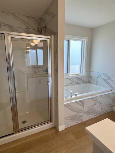 111 Chinook Winds Manor Sw, Airdrie, AB - Indoor Photo Showing Bathroom