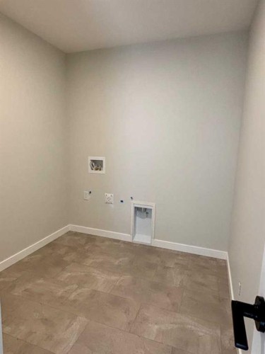 111 Chinook Winds Manor Sw, Airdrie, AB - Indoor Photo Showing Other Room