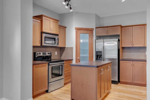 1500 Copperfield Boulevard Se, Calgary, AB - Indoor Photo Showing Kitchen