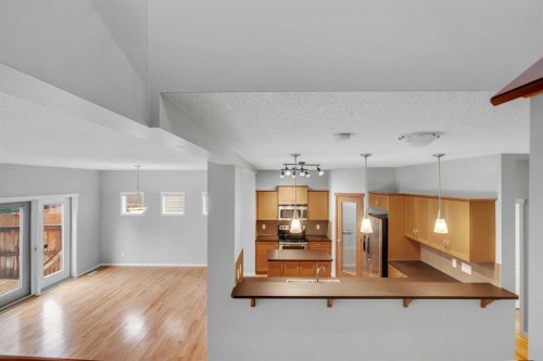 1500 Copperfield Boulevard Se, Calgary, AB - Indoor Photo Showing Kitchen