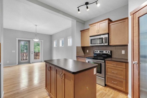 1500 Copperfield Boulevard Se, Calgary, AB - Indoor Photo Showing Kitchen