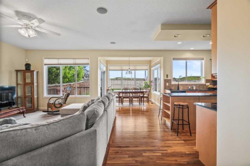 160 Royal Oak Heights Nw, Calgary, AB - Indoor Photo Showing Living Room