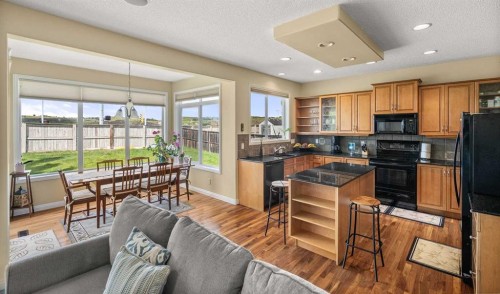 160 Royal Oak Heights Nw, Calgary, AB - Indoor Photo Showing Kitchen
