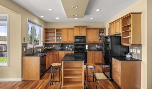 160 Royal Oak Heights Nw, Calgary, AB - Indoor Photo Showing Kitchen