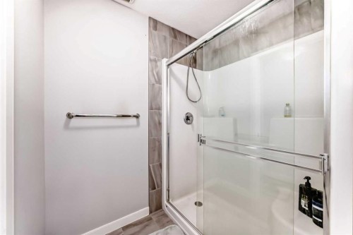 107 Nolancrest Rise Nw, Calgary, AB - Indoor Photo Showing Bathroom