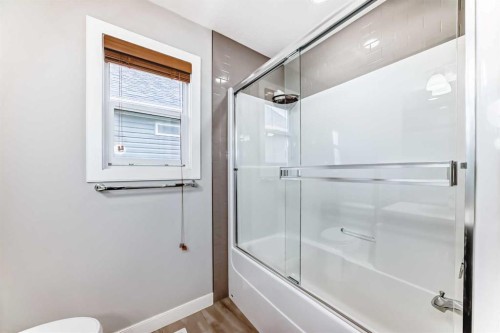 107 Nolancrest Rise Nw, Calgary, AB - Indoor Photo Showing Bathroom