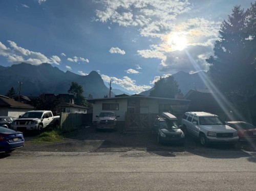 1306 1 Avenue, Canmore, AB - Outdoor