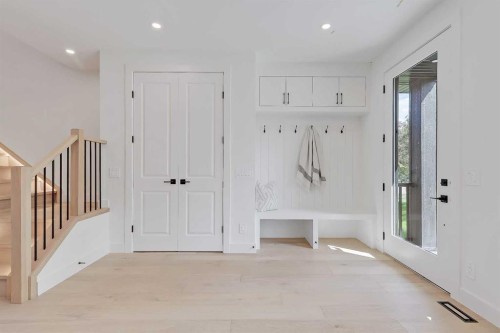 518 22 Avenue Nw, Calgary, AB - Indoor Photo Showing Other Room