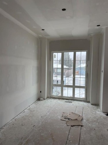 3412 1 Street Nw, Calgary, AB - Indoor Photo Showing Other Room