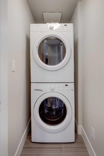 1504-519 Riverfront Avenue Se, Calgary, AB - Indoor Photo Showing Laundry Room