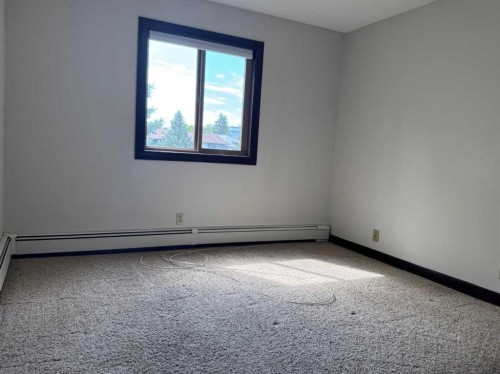 15-3440 23 Avenue South, Lethbridge, AB - Indoor Photo Showing Other Room