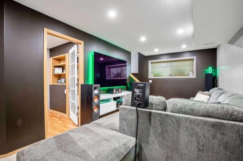 128 Cramond Crescent Se, Calgary, AB - Indoor