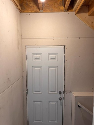 46 Setonvista Grove Se, Calgary, AB - Indoor Photo Showing Basement