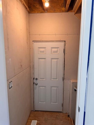 113 Setonvista Gate Se, Calgary, AB - Indoor Photo Showing Other Room