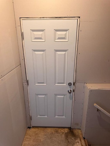 17 Setonvista Gate Se, Calgary, AB - Indoor Photo Showing Other Room